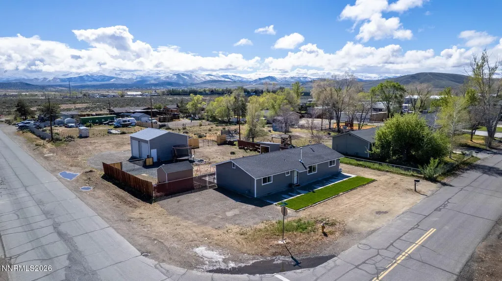 879 Whitney Gardnerville NV 89460