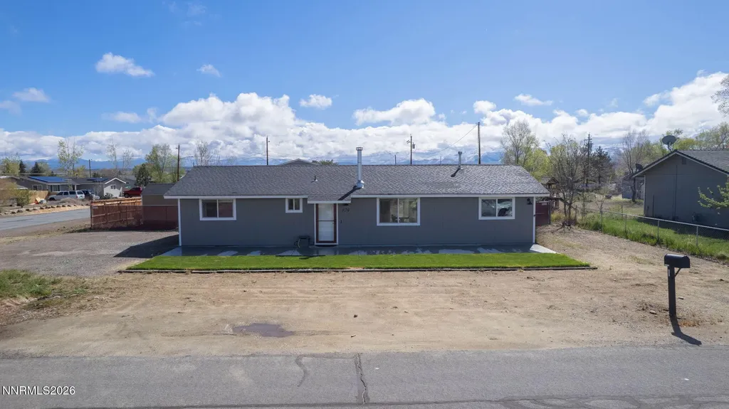 879 Whitney Gardnerville NV 89460