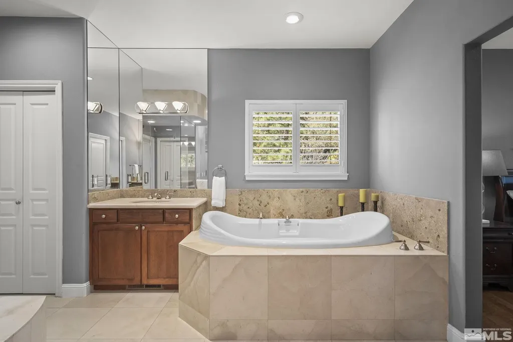 1203 Kachina Reno NV 89511