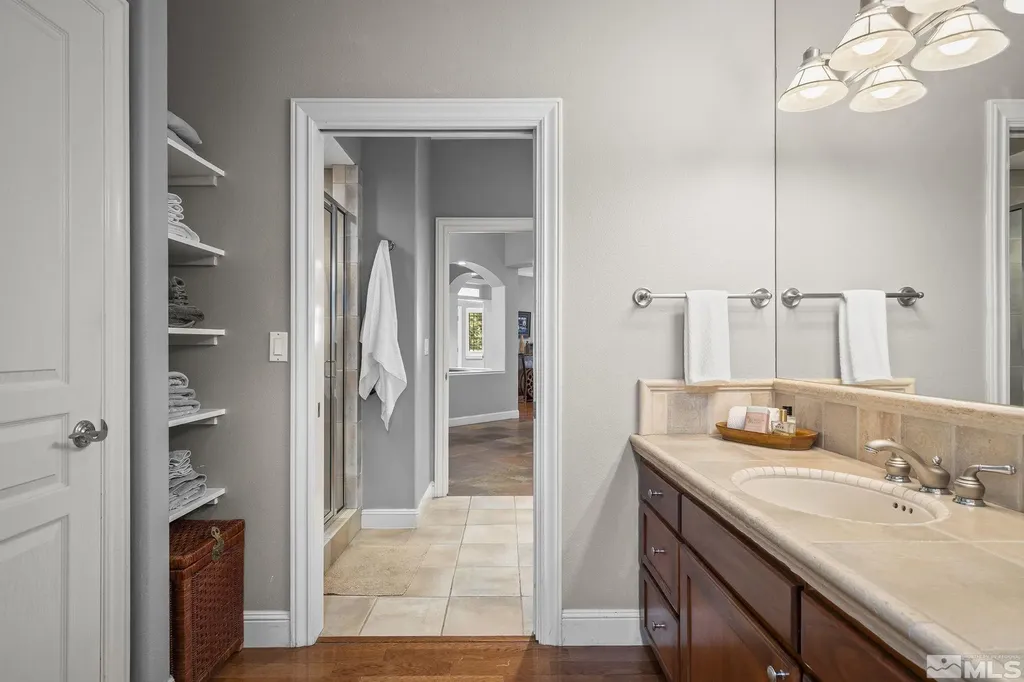 1203 Kachina Reno NV 89511