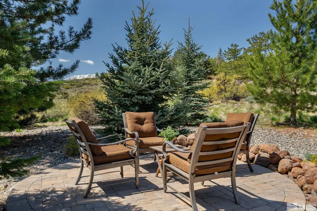 1203 Kachina Reno NV 89511