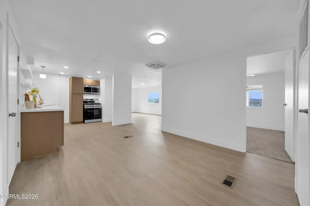 5257 Flintstone Sun Valley NV 89433