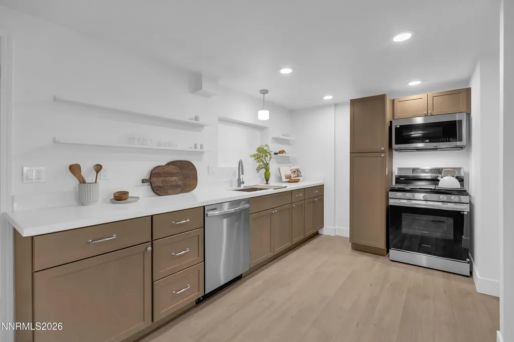 5257 Flintstone Sun Valley NV 89433