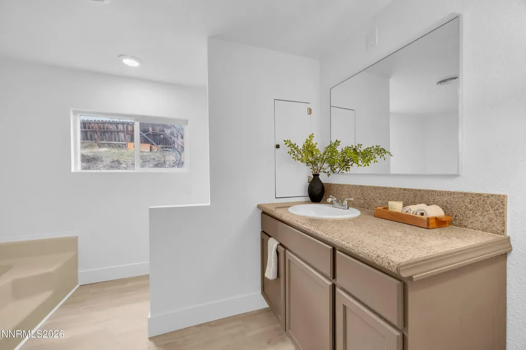5257 Flintstone Sun Valley NV 89433