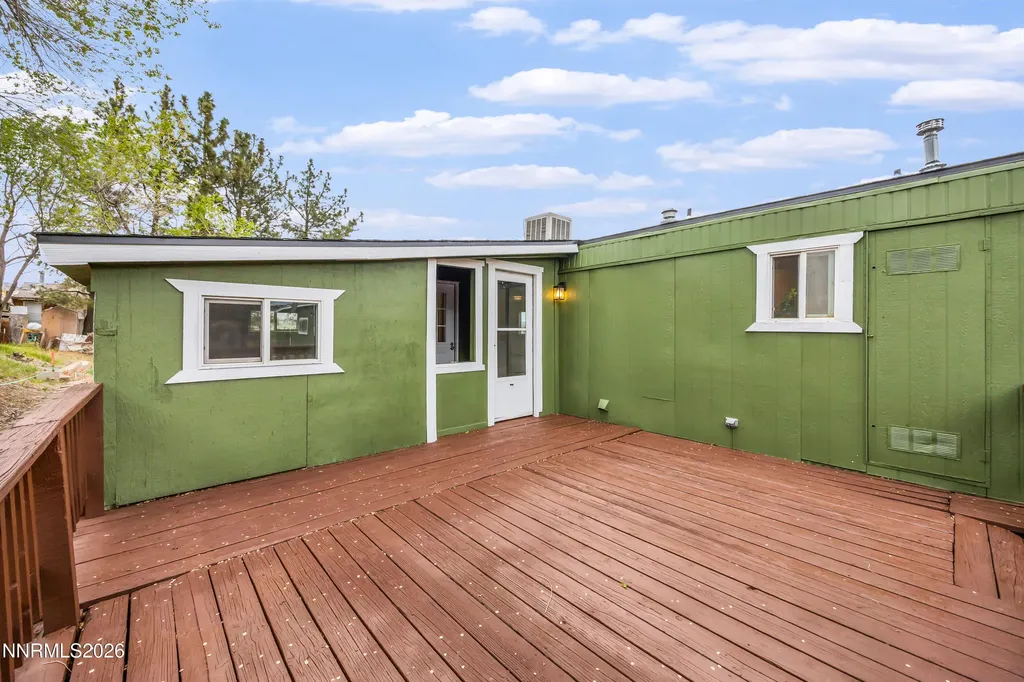 5257 Flintstone Sun Valley NV 89433