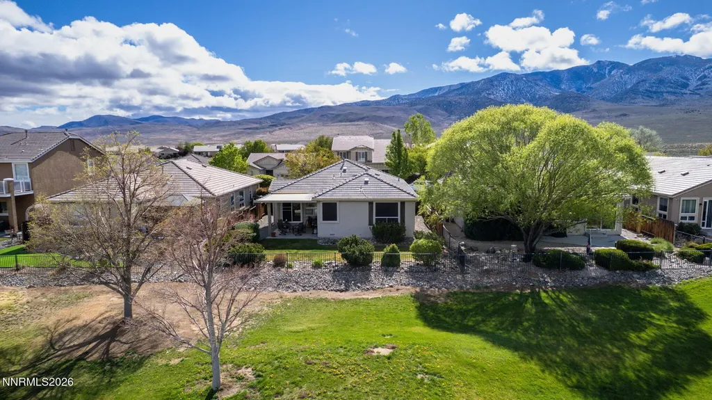 916 Lakeview Dayton NV 89403