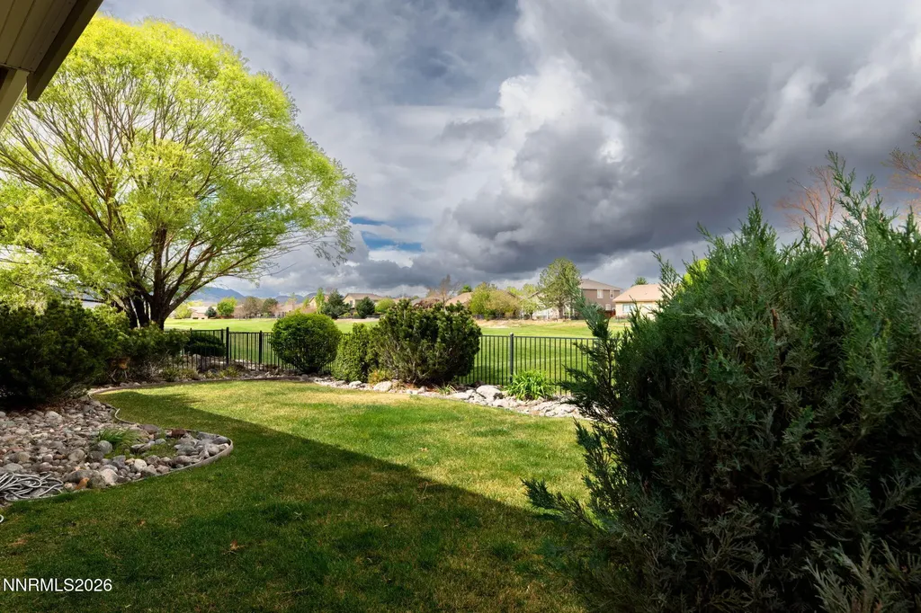 916 Lakeview Dayton NV 89403