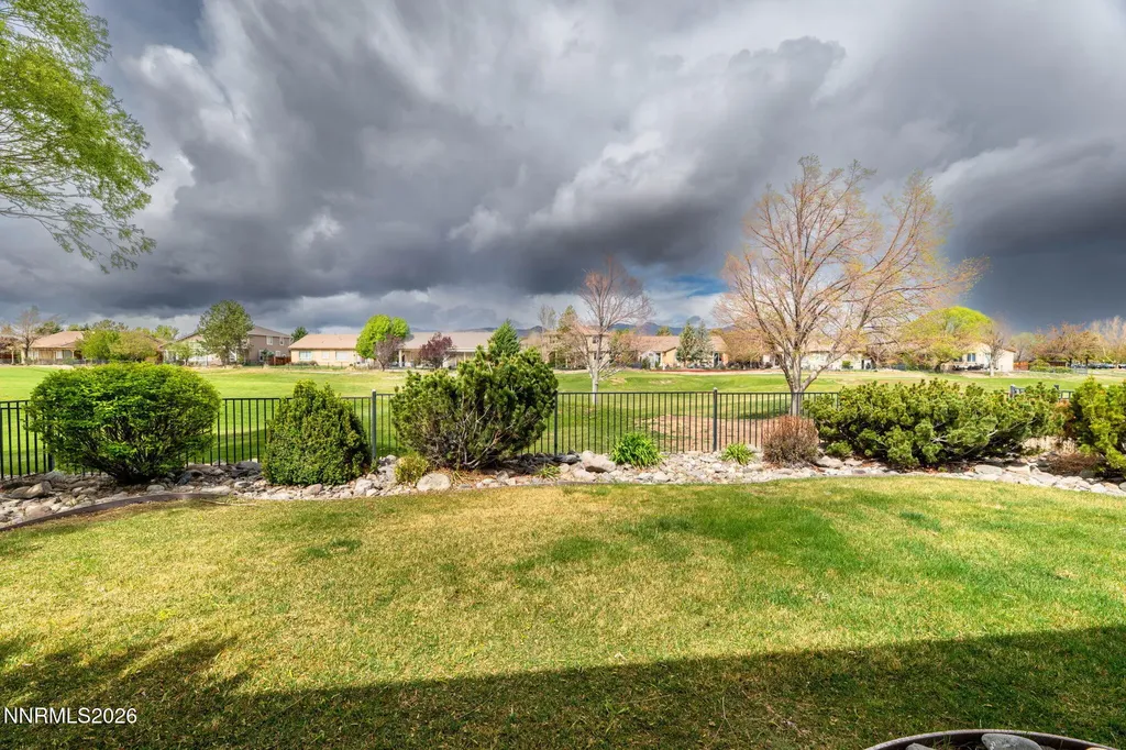 916 Lakeview Dayton NV 89403