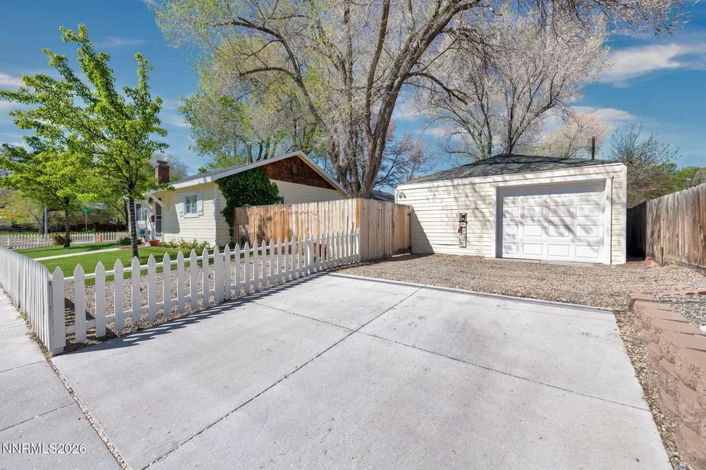 1702 Stewart Carson City NV 89706
