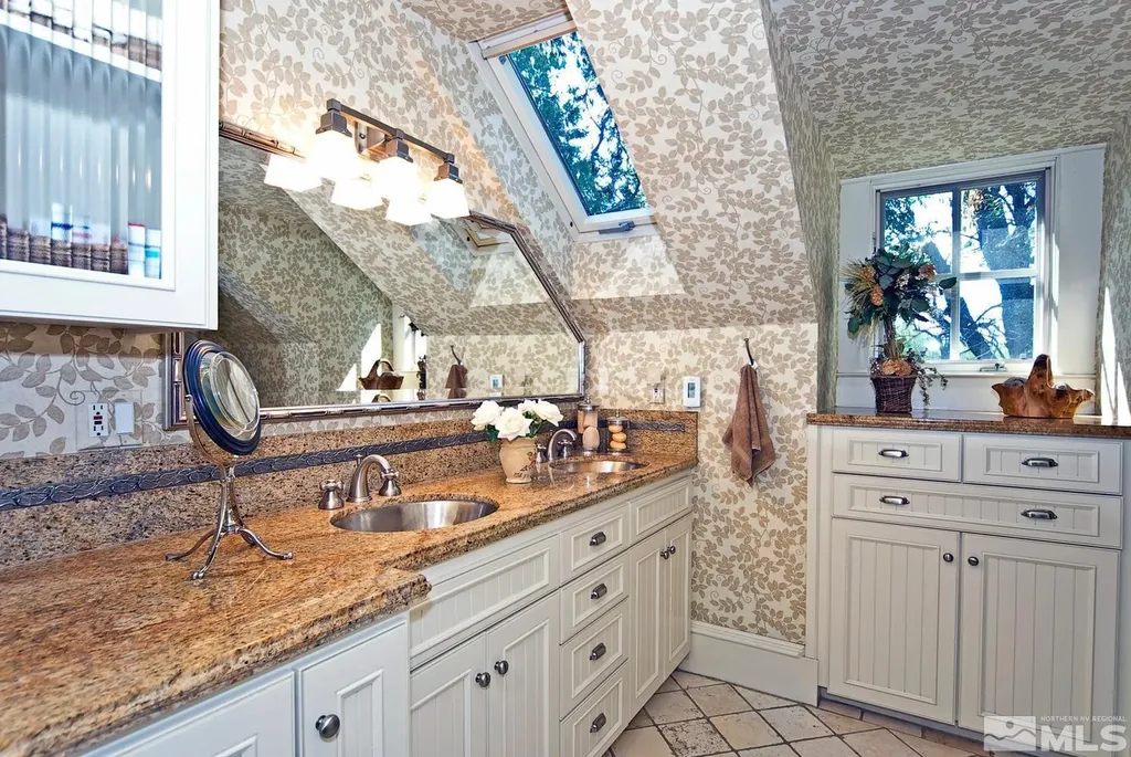 850 Sheridan Gardnerville NV 89460