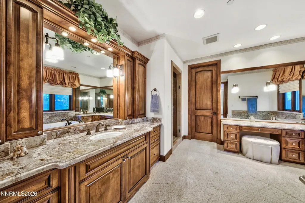 229 Five Creek Gardnerville NV 89460