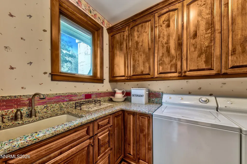 229 Five Creek Gardnerville NV 89460
