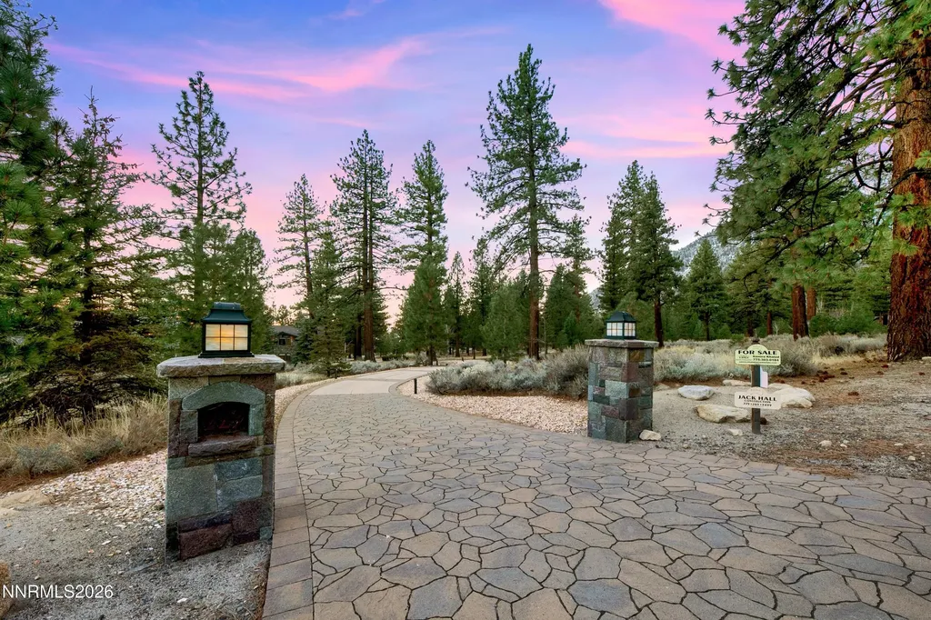 229 Five Creek Gardnerville NV 89460