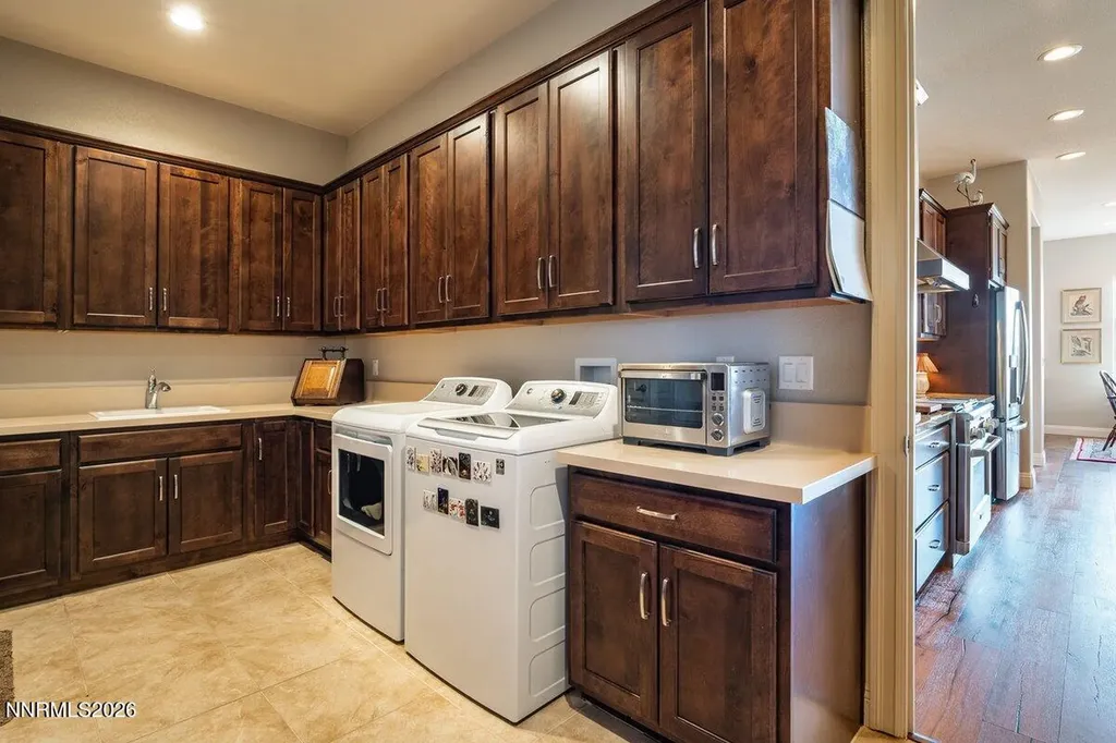 2933 Promontory Genoa NV 89411