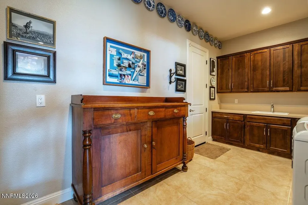 2933 Promontory Genoa NV 89411