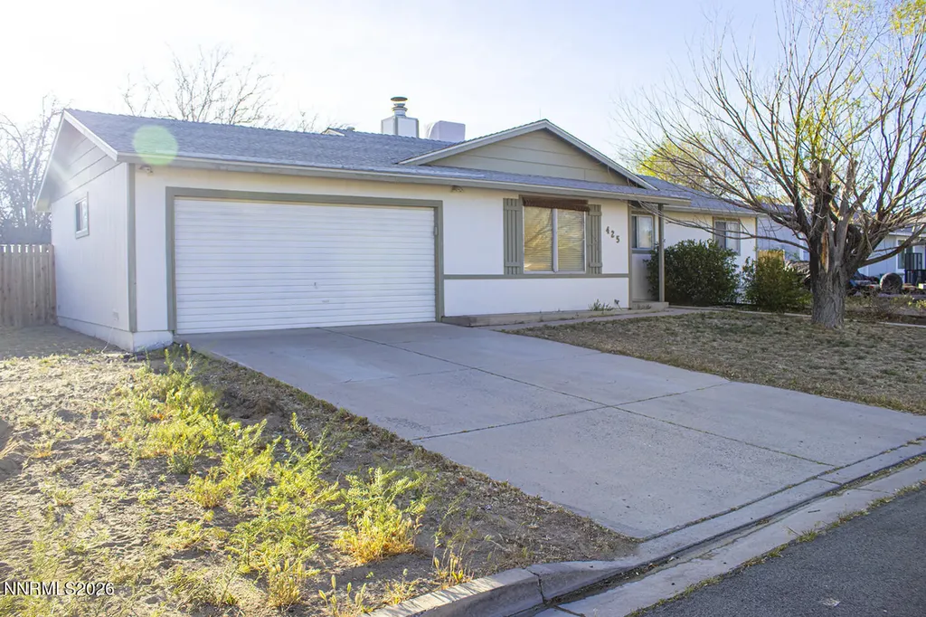425 Spruce Fernley NV 89408
