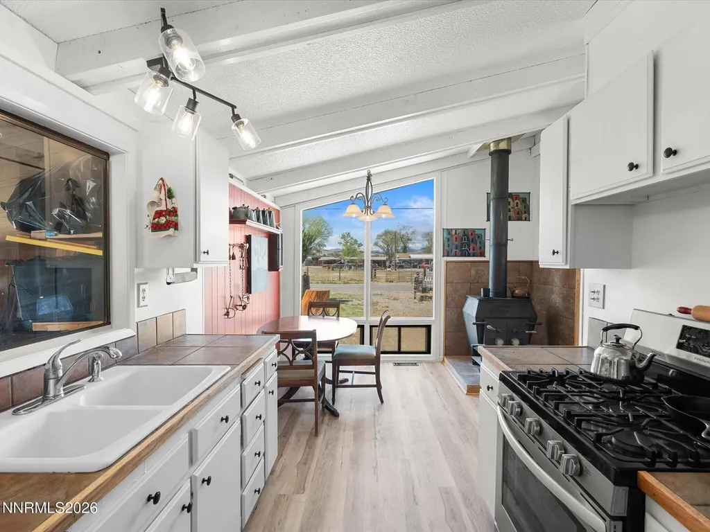 1185 Whipple Tree Fernley NV 89408