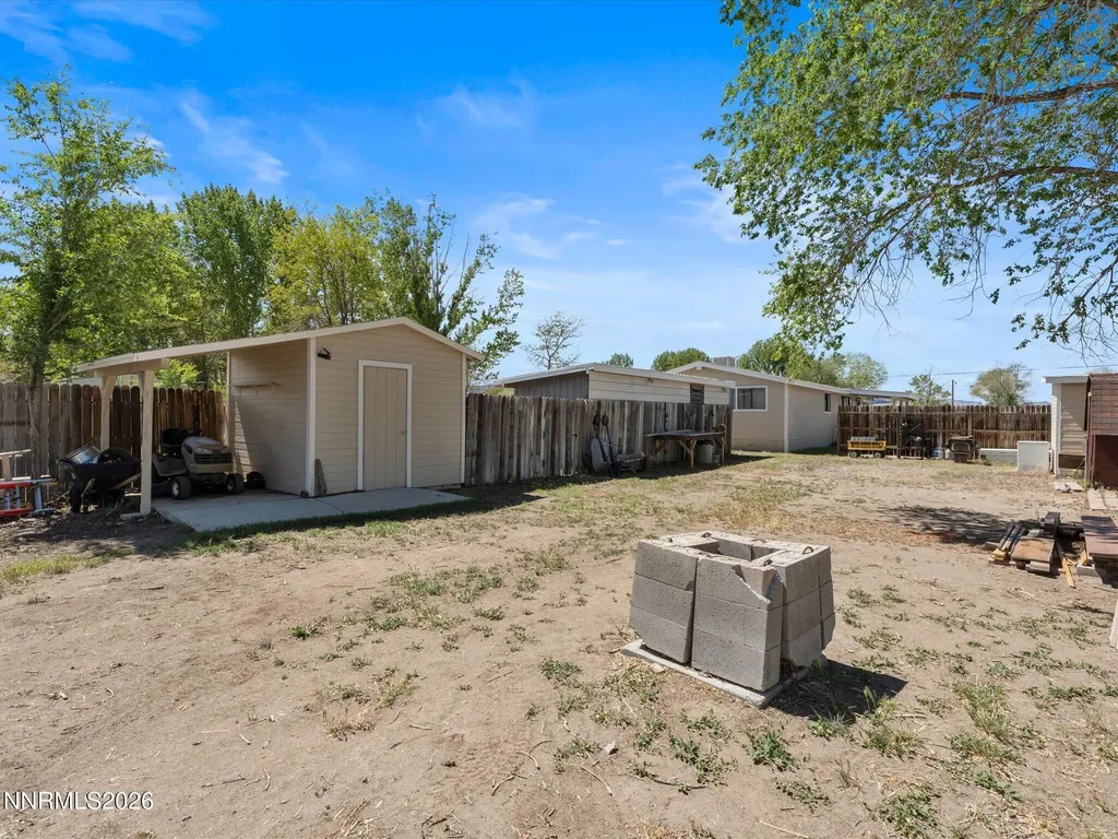 1185 Whipple Tree Fernley NV 89408
