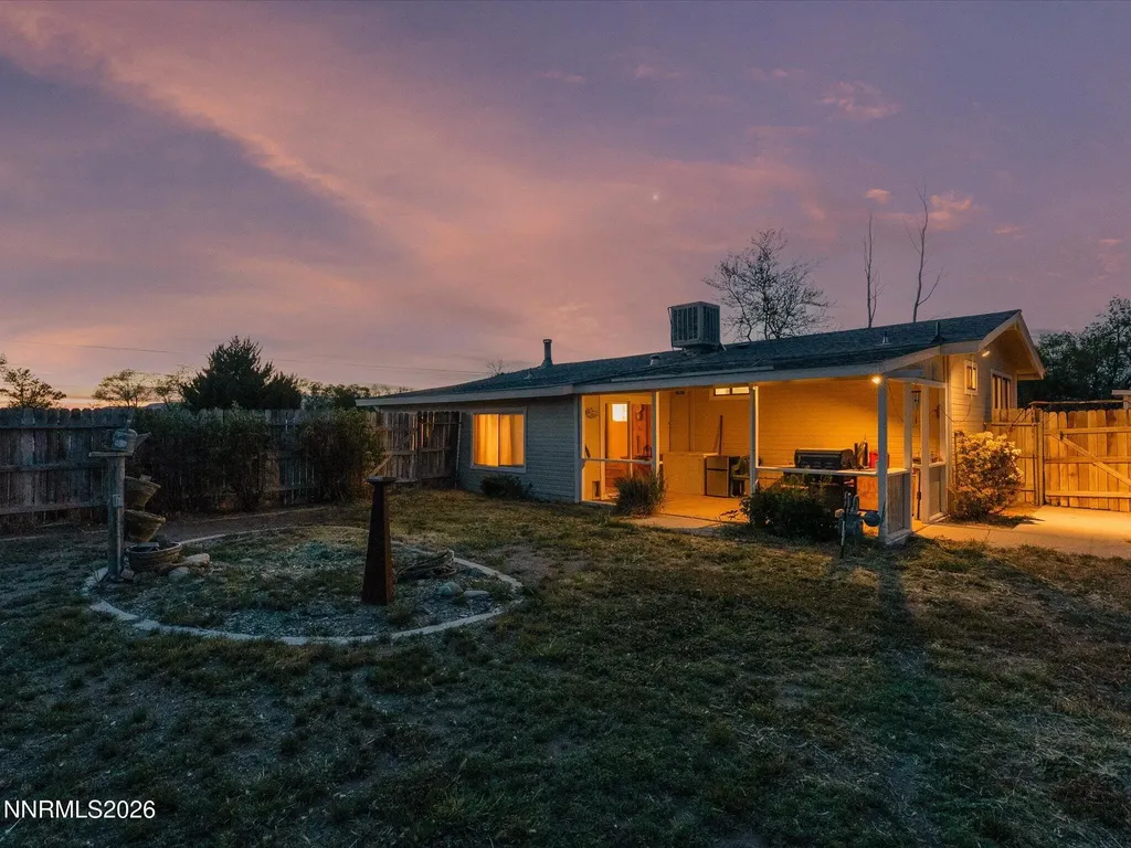 1185 Whipple Tree Fernley NV 89408