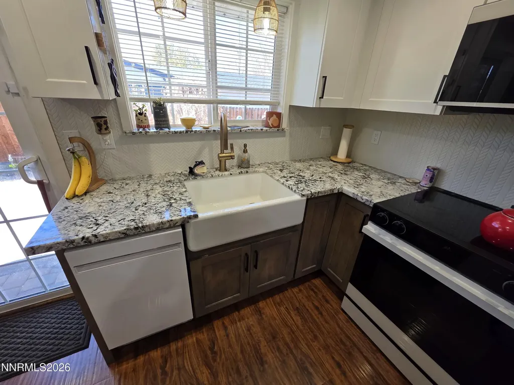 1390 Elges Gardnerville NV 89410