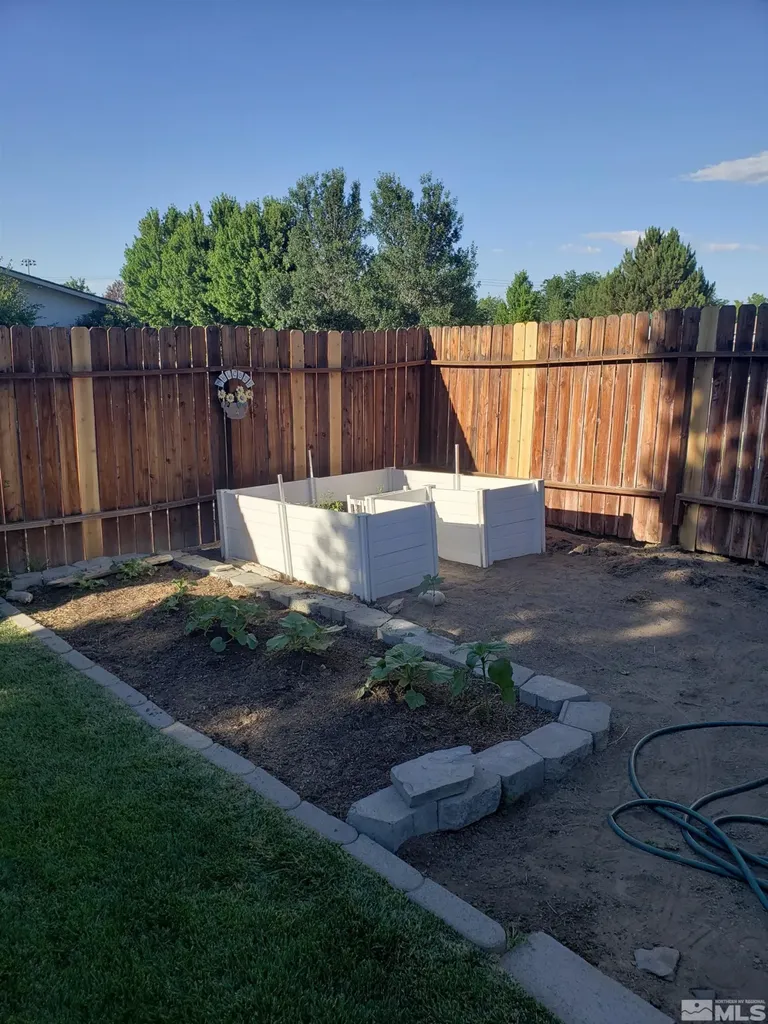 1390 Elges Gardnerville NV 89410