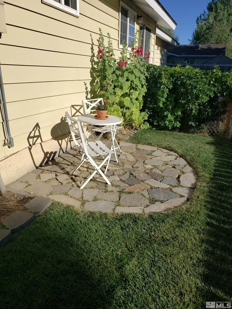 1390 Elges Gardnerville NV 89410
