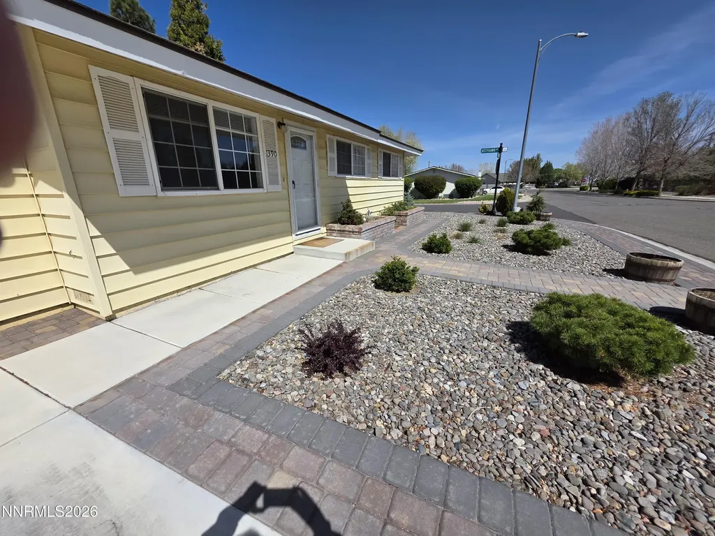 1390 Elges Gardnerville NV 89410