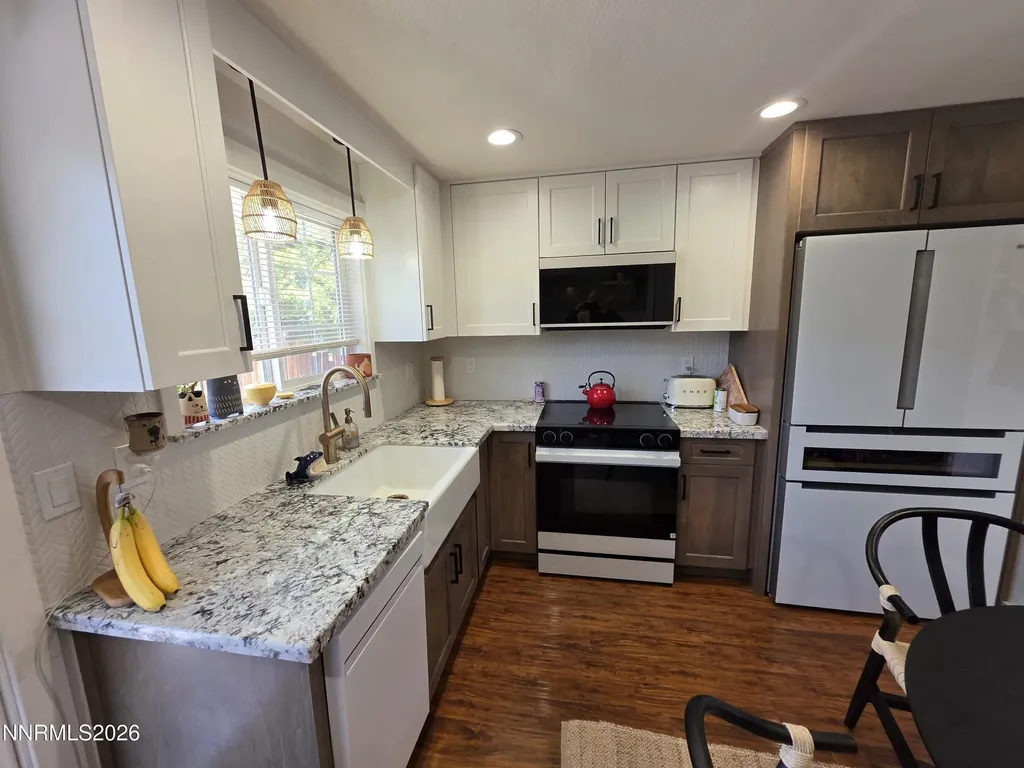 1390 Elges Gardnerville NV 89410