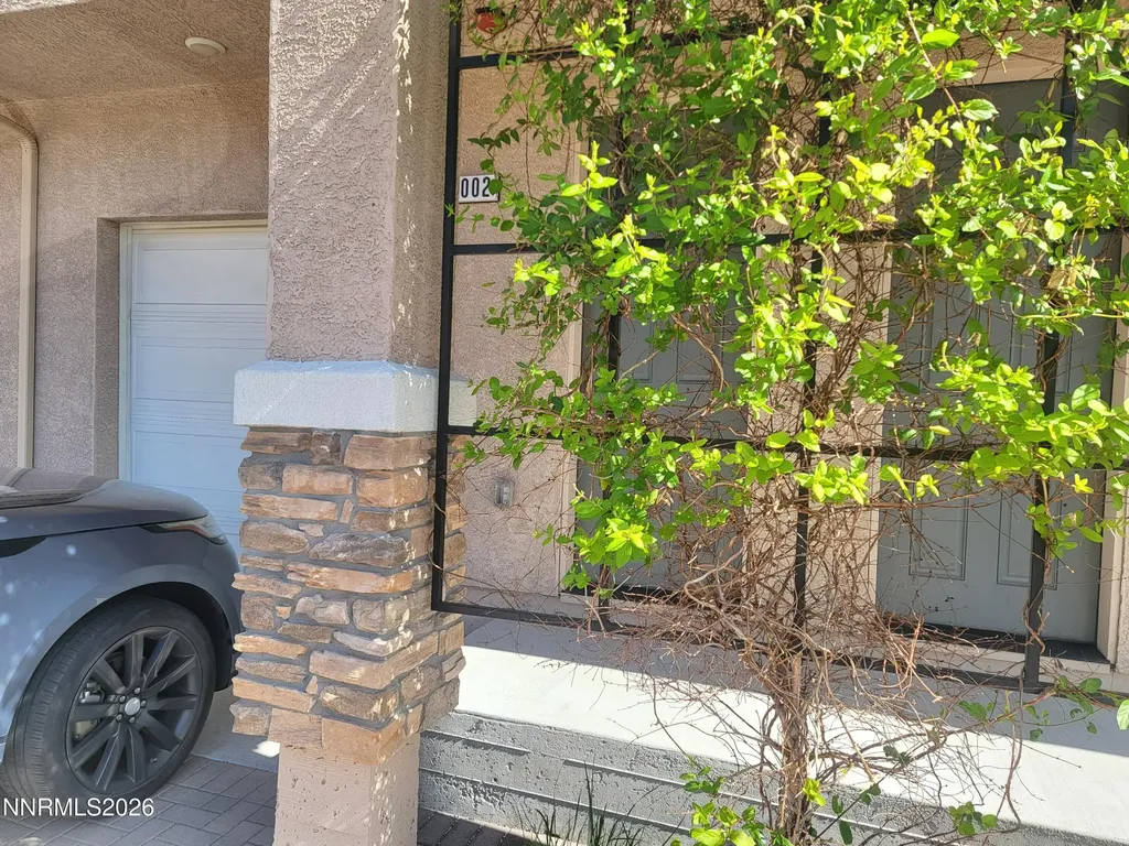 3002 Sterling Ridge Sparks NV 89431
