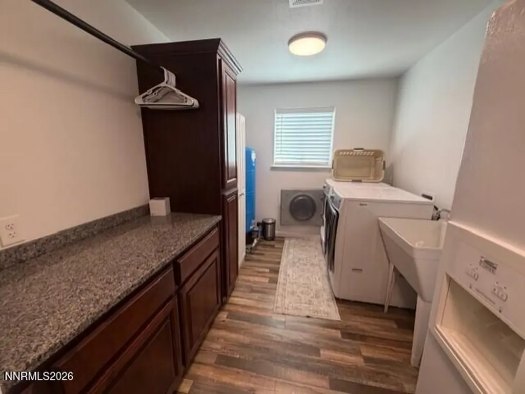 1135 Jungle Fallon NV 89406