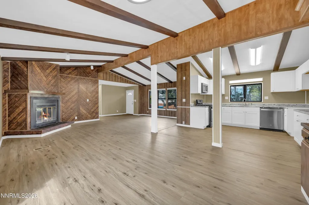 5908 Middle Fork Sun Valley NV 89433