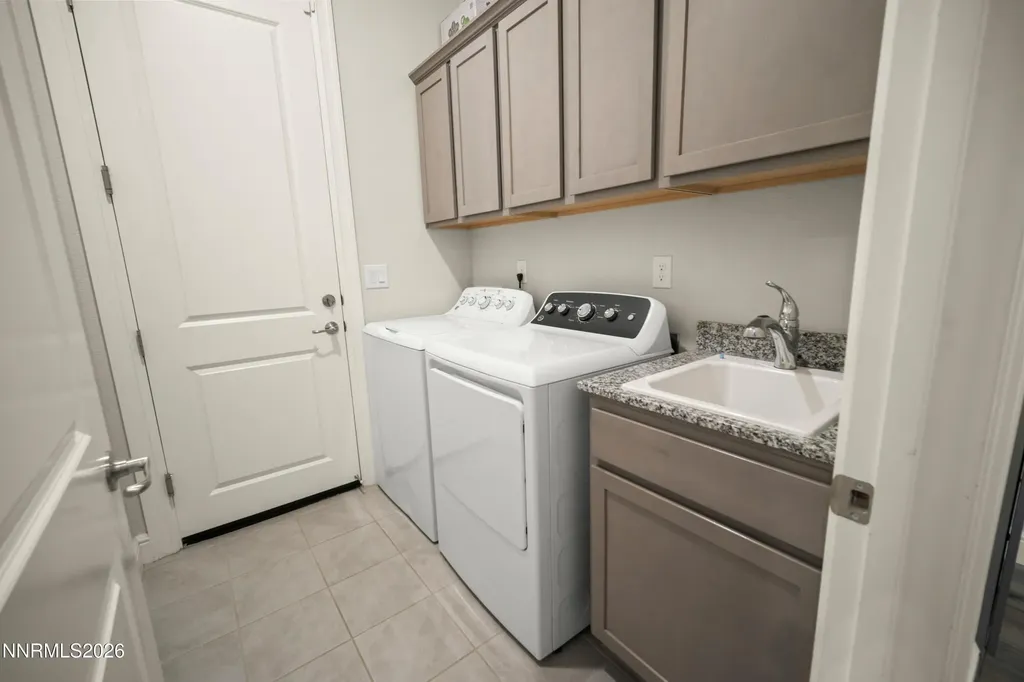 690 Rose Fernley NV 89408