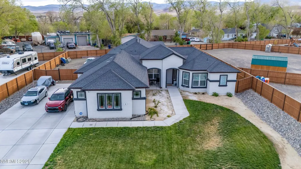 690 Rose Fernley NV 89408