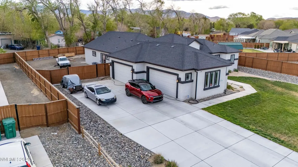 690 Rose Fernley NV 89408
