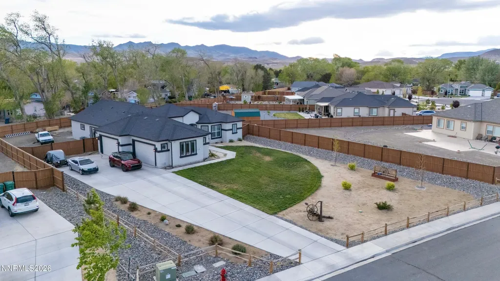 690 Rose Fernley NV 89408