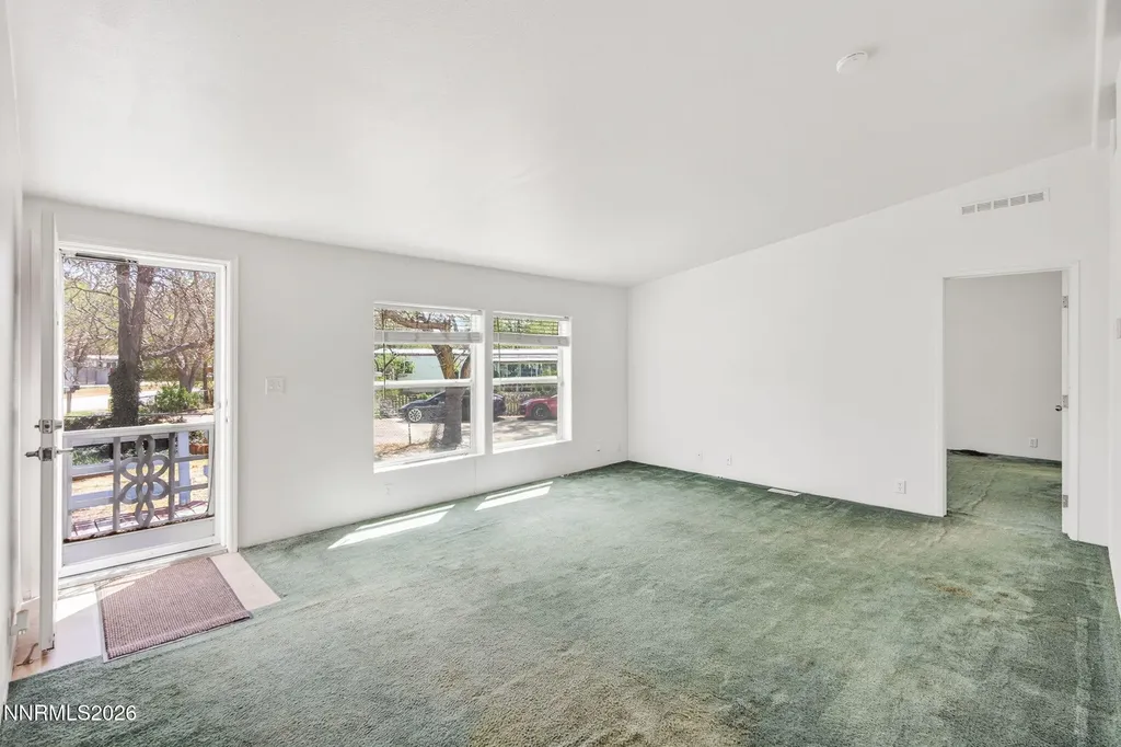 5445 Lupin Sun Valley NV 89433