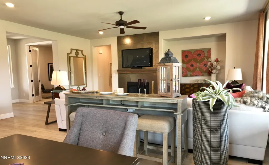 2318 Seaberry Sparks NV 89441