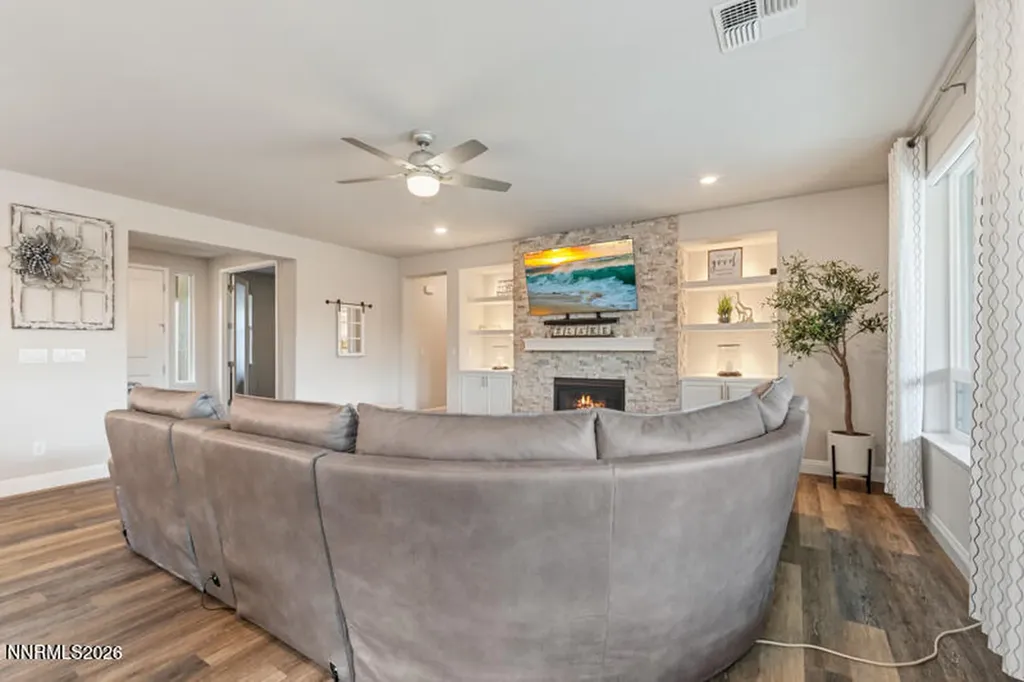 1006 Garden Pond Sparks NV 89441