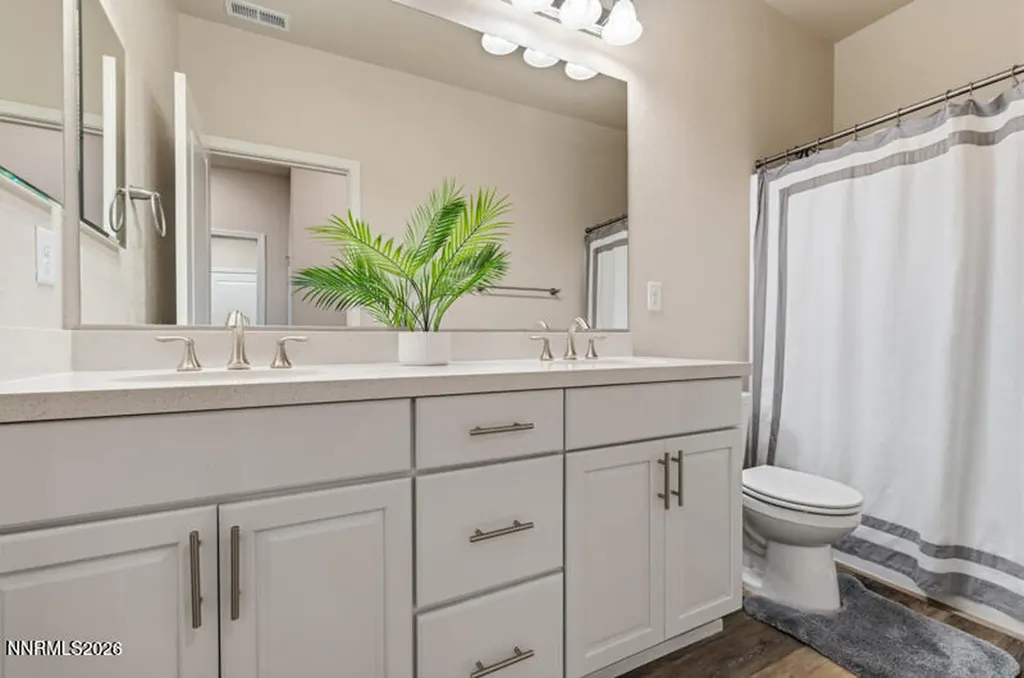 1006 Garden Pond Sparks NV 89441
