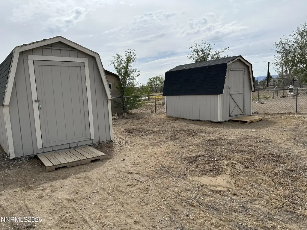 3702 Ardmore Silver Springs NV 89429
