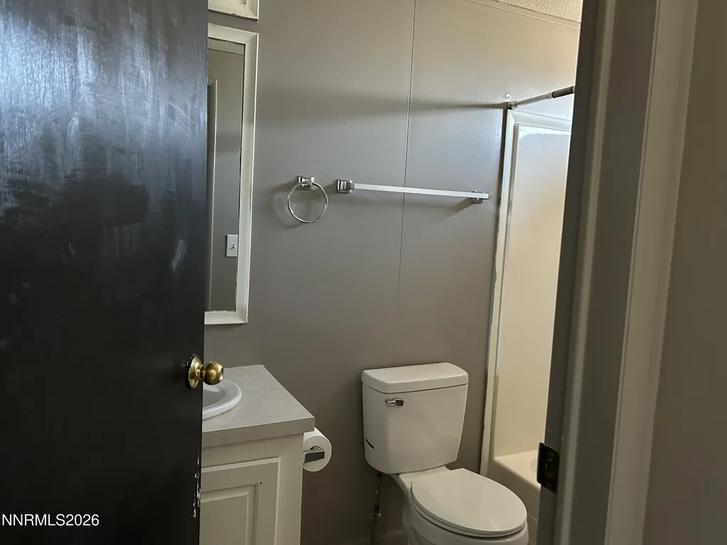 3702 Ardmore Silver Springs NV 89429