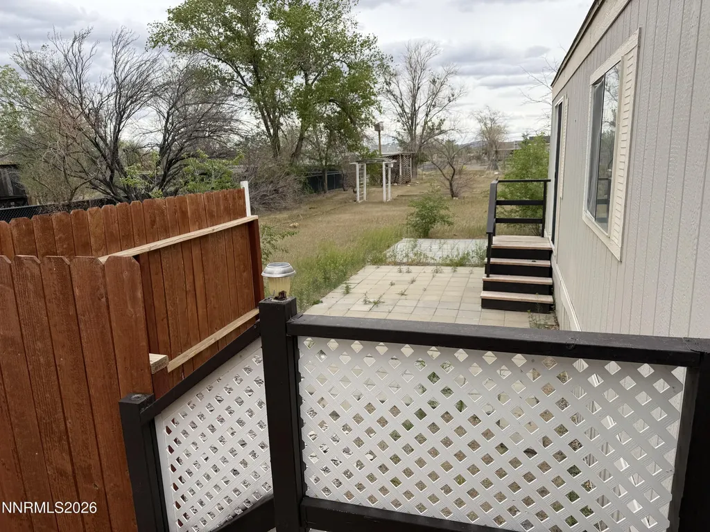 3702 Ardmore Silver Springs NV 89429