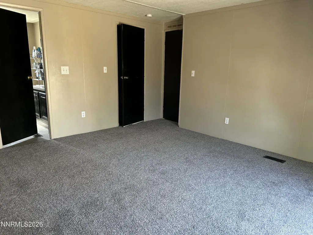 3702 Ardmore Silver Springs NV 89429