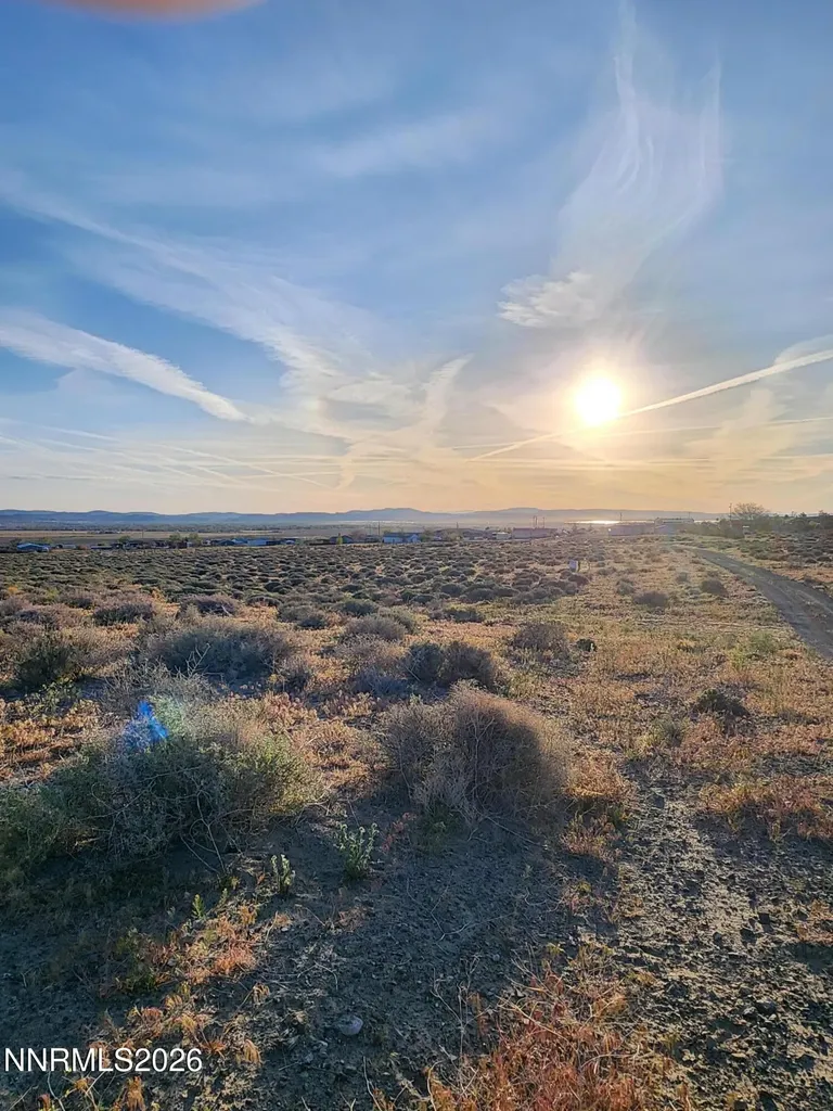 3090 Curtis Silver Springs NV 89429
