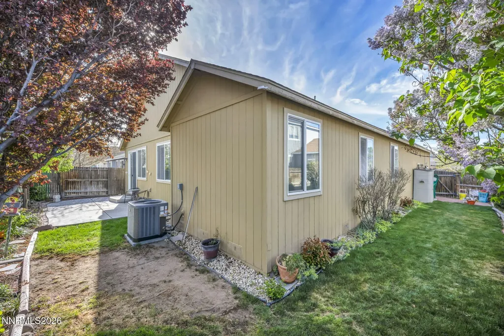 1374 Mountain Rose Fernley NV 89408