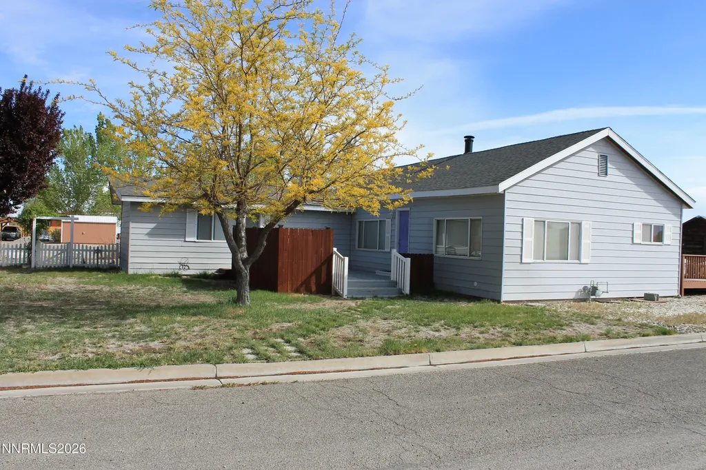 320 Reyes Yerington NV 89447