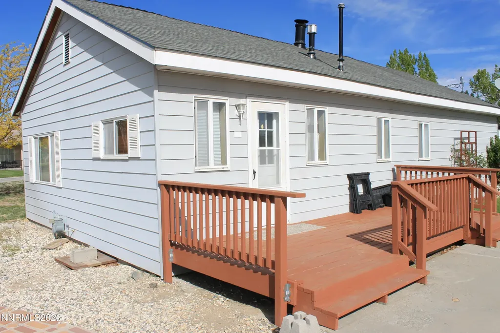 320 Reyes Yerington NV 89447