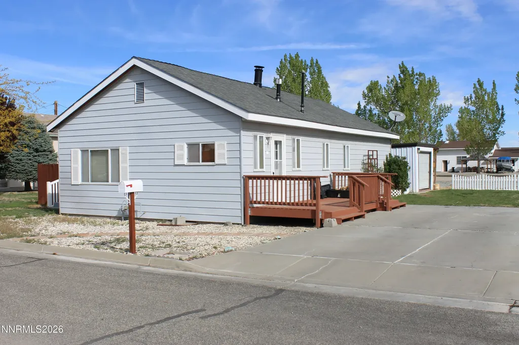 320 Reyes Yerington NV 89447