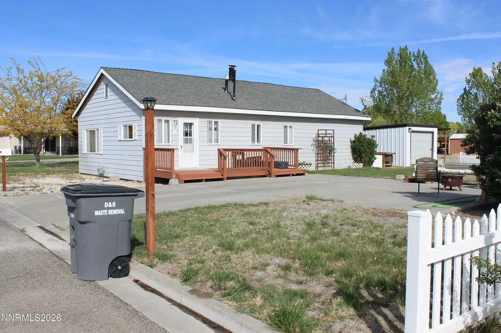 320 Reyes Yerington NV 89447