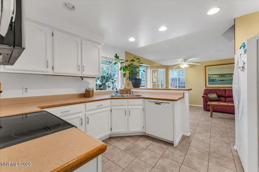 6325 Blue Lakes Reno NV 89523
